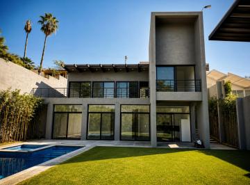 Casa de 4 habitaciones, Xochitepec · Residencia Nueva en Club de Golf Santa Fe (Emiliano Zapata, Estado de Morelos)