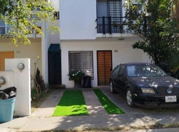 Casa de 3 habitaciones, Zapopan · Casa en Venta en Jardines de Las Fuentes, Tesistán, Zapopan.