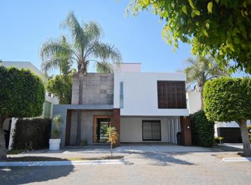 Casa · 338m² · 3 Recámaras · 2 Estacionamientos · Casa en Renta Cluster 444, Lomas de Angelópolis 1