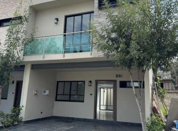 Casa · 200m² · 4 Recámaras · 2 Estacionamientos · Casa Nueva en Venta Lista Para Estrenar | Coto Vitana Residencial | $5’900,000 Pesos