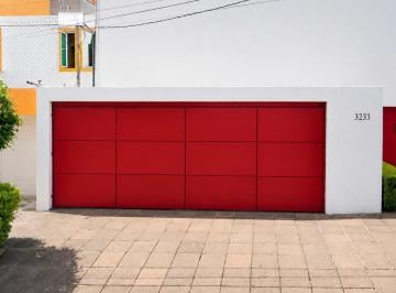 Casa · 475m² · 4 Recámaras · 4 Estacionamientos · Casa en Venta, Fracc. Monraz, Guadalajara, Jalisco.