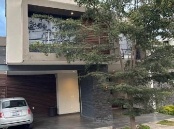 Casa · 330ha · 3 Recámaras · 3 Estacionamientos · Casa en Venta en Lomas del Molino León Guanajuato Zona Norte