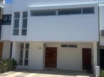 Casa de 3 habitaciones, Zapopan · Condominio Acanthia, Hermosa Propiedad con Terraza