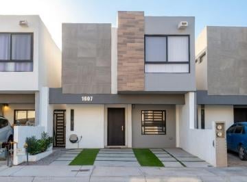 Casa · 180m² · 3 Recámaras · 2 Estacionamientos · Casa en Venta en Fracc. Paseos de Arboleda en Cd. Juarez, Chih.