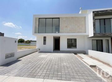 Casa · 165m² · 4 Recámaras · 2 Estacionamientos · Casa en Venta Preserve Juriquilla, Querétaro