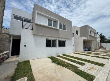 7b67cba62ea7cc0a04bdf787db266492c958579931ea2d2539eaaa35b11df31e · Casa Nueva Dentro de Coto con Habitación en Planta Baja | Nuevo Mexico
