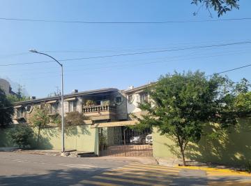 Casa · 741m² · 4 Recámaras · 4 Estacionamientos · Casa en Venta en Esquina Cumbres Primer Sector