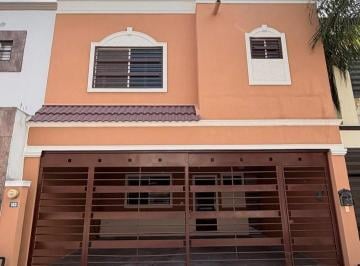 FACHADA · Casa en Renta en Cumbres Elite, Sector Villas