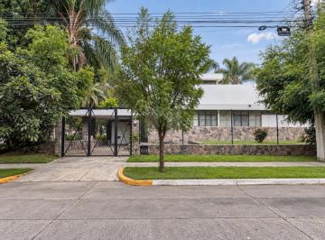 Precio: $14,000,000 MXN
Terreno: 773 m² | Construcción: 427 m² |
Exclusiva casa · Casa en Venta| Chapalita | Casa de Autor Diseñada por Arq Alejandro Zhon.