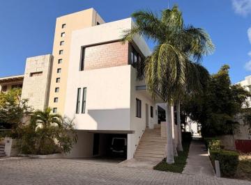 Casa de 4 habitaciones, Benito Juárez · Casa de Lujo en Puerto Cancún, con Alberca Privada, Rooftop con Jacuzzi, en Venta