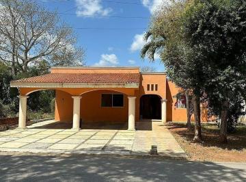 0e2ca215d10c95b701c99efd5dd85efc43b1db32f6d962c26c5fbd20e81d791b · Casa en Venta en La Ceiba Club de Golf, Mérida