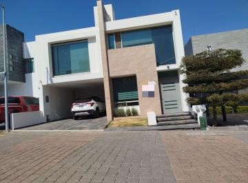 Casa · 300m² · 4 Recámaras · 3 Estacionamientos · Tres Marias 4 Rec, en Privado, Cerca Varmond y Panoli.