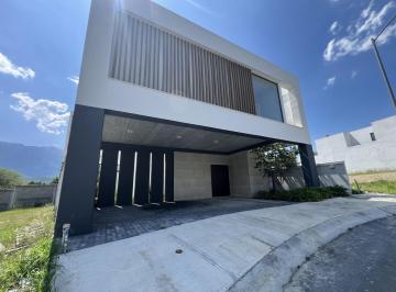 Casa · 380m² · 3 Recámaras · 3 Estacionamientos · Casa en Venta