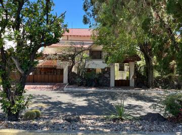 Casa · 654m² · 4 Recámaras · 2 Estacionamientos · Casa en Venta Villas de Irapuato - (4)