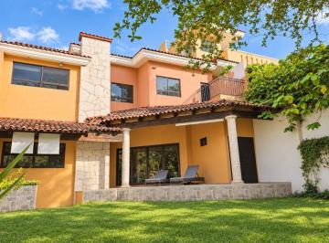 Casa Venta de 5 habitaciones · Casa con Jardín y Terraza en Bugambilias, 680 m²