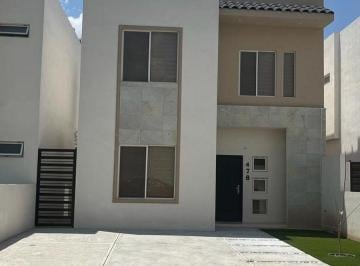 Casa de 3 habitaciones, Saltillo · Casa en Renta con Recámara en Planta Baja
