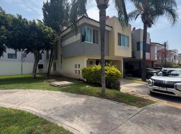 Casa · 150m² · 3 Recámaras · 2 Estacionamientos · Casa en Coto Asturias Nueva Galicia en Venta