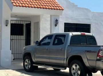 Casa · 2 Recámaras · 2 Estacionamientos · Casa en Renta de 1 Planta 2 Habitaciones 1 Baño a 1 Cuadra de Paseo de Montejo