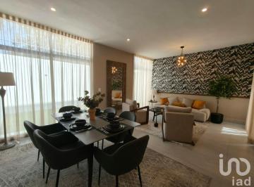 Casa · 199m² · 3 Recámaras · Venta de Casa Residencial en Carretera Nacional - Area Los Cavazos