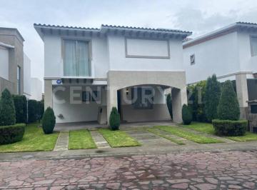 Departamento · 258m² · 3 Recámaras · 2 Estacionamientos · Casa en Condominio en Venta en Condado del Valle, Metepec, Estado de México