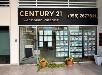 Local comercial · 128m² · Local en Renta / Venta Plaza Solare Cancún