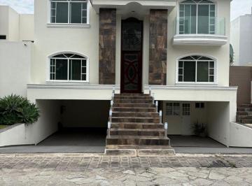 bf74d394f6f39e82ca22eef57f9ff203a09f52cfaddf0205d478afe641456147 · El Manantial Hermosa Casa