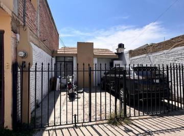 Casa · 76m² · 2 Recámaras · 2 Estacionamientos · Casa - Versalles 1a Sección