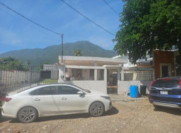 Casa · 230m² · 3 Recámaras · - Cv Casa en Venta en Guadalupe, N. L.