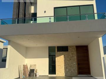 Casa · 229m² · 4 Recámaras · 2 Estacionamientos · Casa El Delfín Residencial