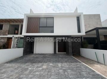 Casa de 4 habitaciones, Corregidora · Casa en Venta con 4 Hab, 5 Baños en Cañada del Arroyo, Queretaro, Mexico.