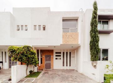 Casa de 3 habitaciones, Zapopan · Casa en Venta en Jardines del Valle | Fraccionamiento Viveros del Valle