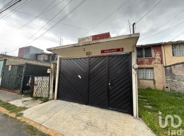 Casa · 62m² · 2 Recámaras · 1 Estacionamiento · Casa en Venta en Fuentes del Valle