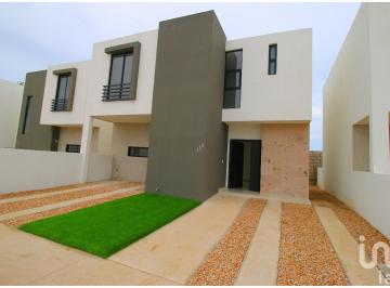 Casa · 128m² · 3 Recámaras · 2 Estacionamientos · Se Vende Casa Nueva en La Paz, Bcs