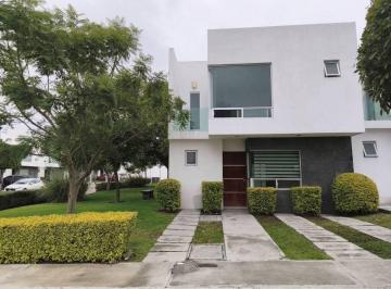 Casa de 3 habitaciones, El Marqués · ¡Casa en Venta Ubicada en El Mirador!