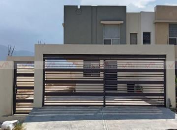 Casa · 109m² · 2 Recámaras · 2 Estacionamientos · Casa en Renta en Privadas del Poniente