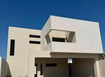 Casa de 3 habitaciones, Nuevo Laredo · Casa en Venta en Calzada Vista Hermosa, 3 Rec, 2 Cocheras, Entrega Inmediata