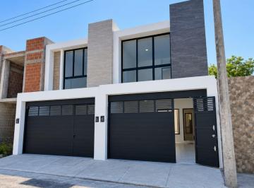 Casa · 145m² · 3 Recámaras · 2 Estacionamientos · Venta de Casa en Ejido Primero de Mayo Sur a Unos Pasos de Ejército Mexicano