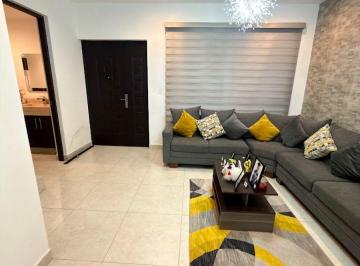 Casa de 3 habitaciones, León · Renta de Casa Amueblada en Aldaba