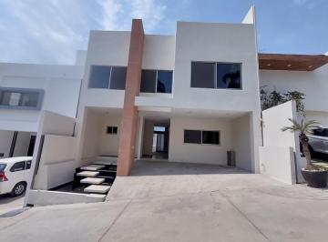 Casa · 264m² · 3 Recámaras · 2 Estacionamientos · Casa en Privada con Vigilancia 24/7 en Delicias, Cuernavaca Morelos
