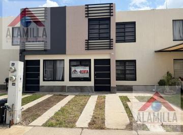 Casa · 94m² · 3 Recámaras · 2 Estacionamientos · Cabo Metropolitano en Privada con Casa Club