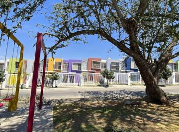 75565150d39eb9b0d690b0b2146ddb885a3af1afdf3a42f163c3321c7953f0f2 · Casas en Venta en Parque Las Lomas