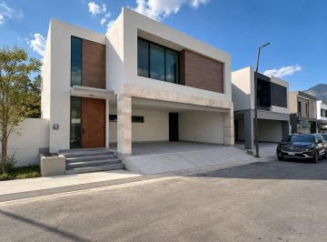 Casa de 3 habitaciones, Santiago · Casa en Venta en El Yerbaniz Carretera Nacional Santiago Nuevo Leon