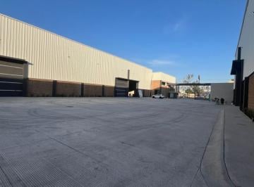 Bodega comercial · 308m² · 3 Estacionamientos · Bodega en Renta Blvd. Hermanos Aldama, Industrial La Pompa León, Gto