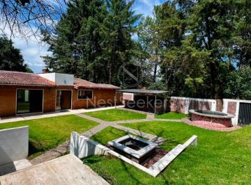 Casa de 3 habitaciones, Valle de Bravo · Casa en Renta por Temporada en Avándaro
