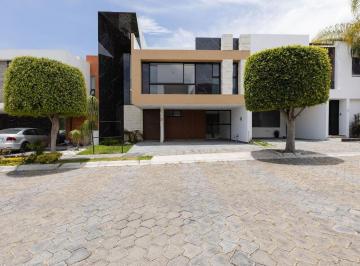 Casa de 4 habitaciones, San Andrés Cholula · Casa en Venta en Lomas de Angelópolis II