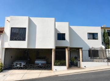 1 · Casa en Lomas del Campestre