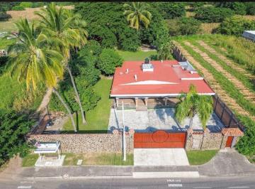 c7114f659608b4965ccf80865c5d9b29b5ea811d720383c9a309e5c0515e56aa · Casa de Campestre en El Trapiche Colima