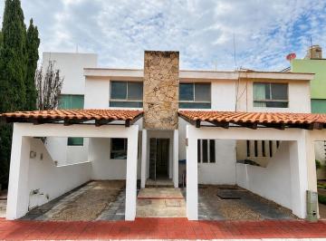 Casa · 178m² · 3 Recámaras · 2 Estacionamientos · Casa en Renta en Las Pergolas Al Norte de La Ciudad Ci