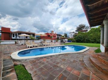 Casa · 400m² · 4 Recámaras · 3 Estacionamientos · Casa en Renta, en El Centro de Valle de Bravo