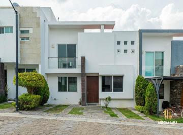 Casa · 137m² · 3 Recámaras · 2 Estacionamientos · Casa en Renta en Parque Capellanía, Lomas de Angelópolis